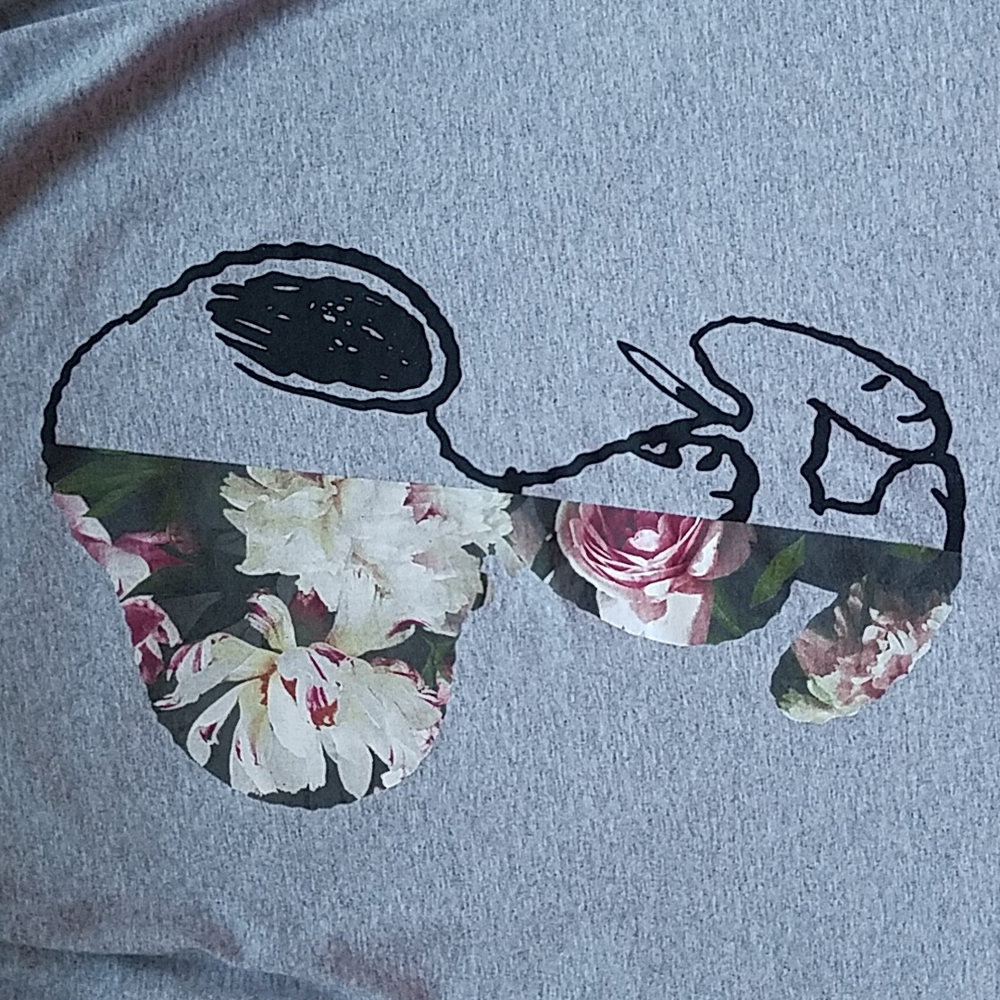 PEANUTS Snoopy Tee - Picture 2 of 4